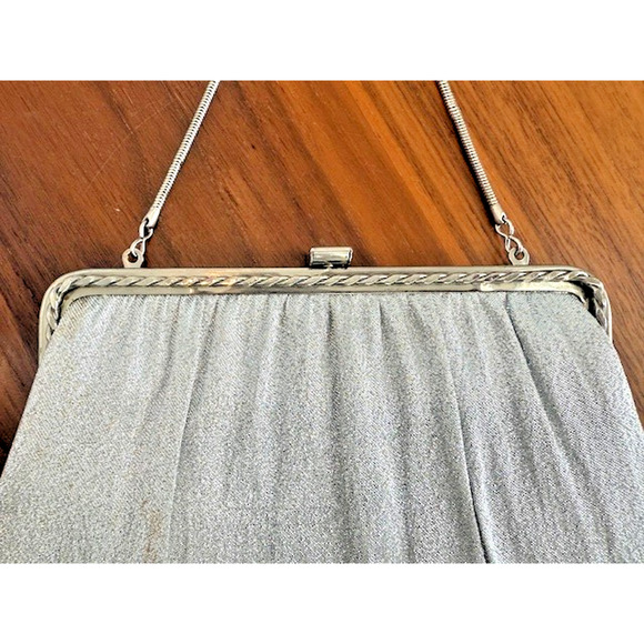 Vintage Harry Levine HL USA Silver Evening Clutch Bag Clasp with Chain 60's - Picture 9 of 14